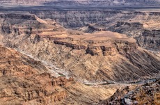 Der spektaktüläre Fish River Canyon in Namibia.